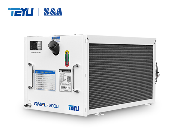 Как чиллер TEYU для стоечного монтажа стабилизирует работу ручной лазерной сварки