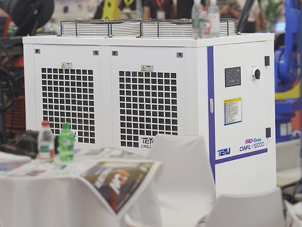Система охлаждения CWFL-12000 для волоконных лазерных станков мощностью 12 кВт.