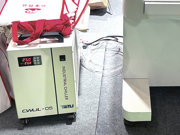 Охладитель для УФ-лазерных маркировочных машин мощностью 3 Вт и 5 Вт.